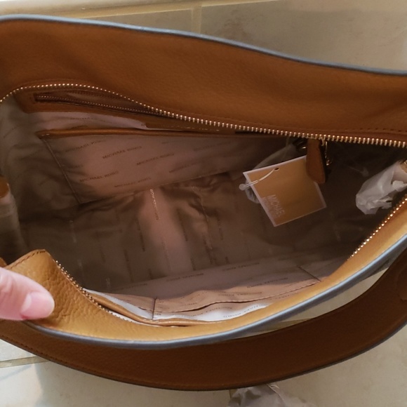 Authentic MK Fulton bag - Picture 7 of 8